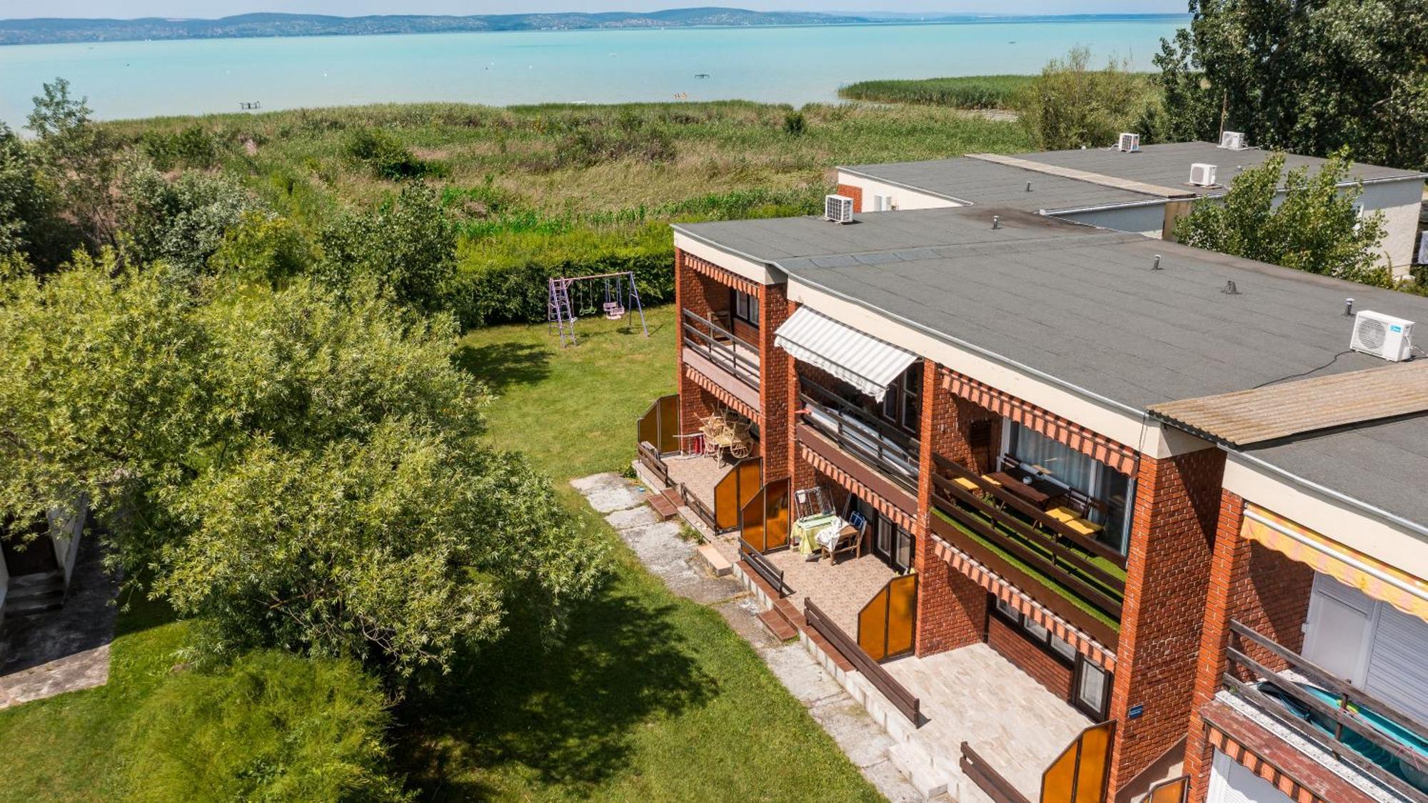 Balatonic Apartman Zamárdi Buitenkant foto